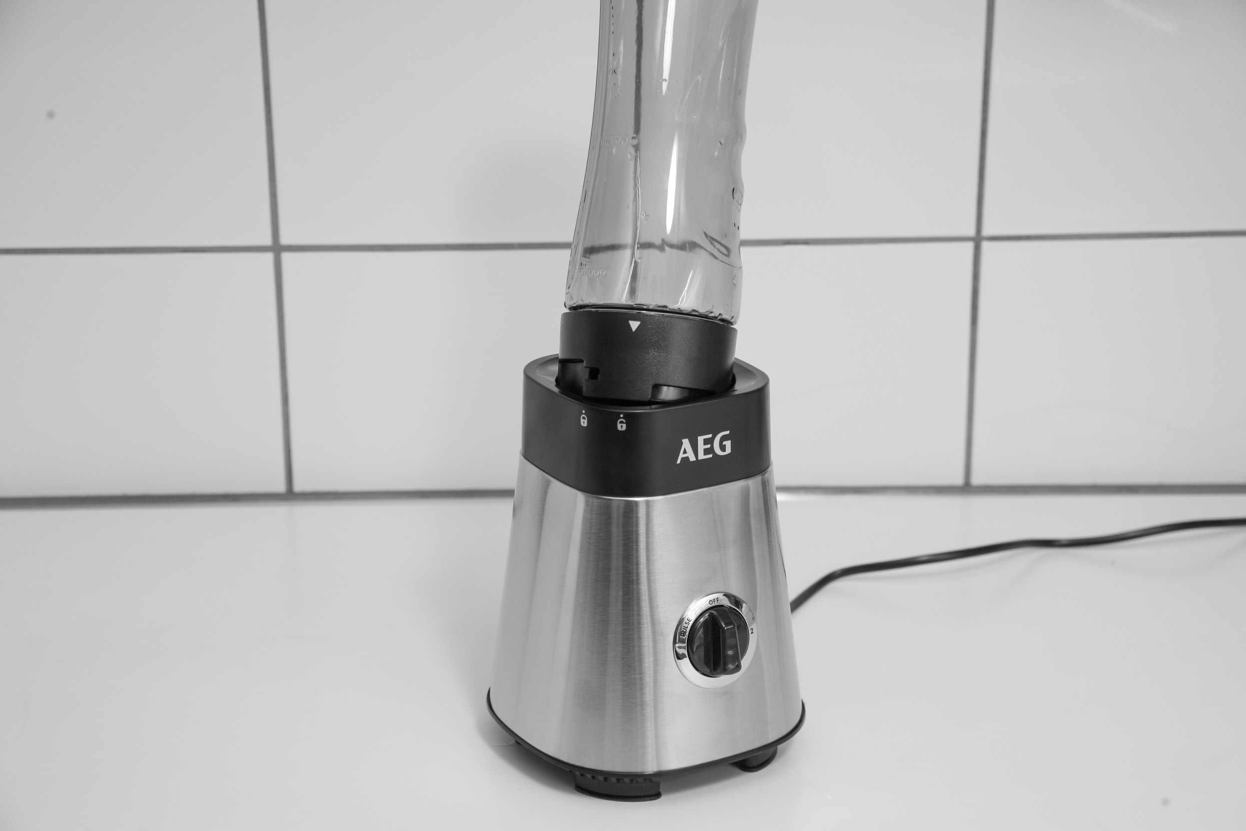 AEG Smoothiemaker mit Verriegelung