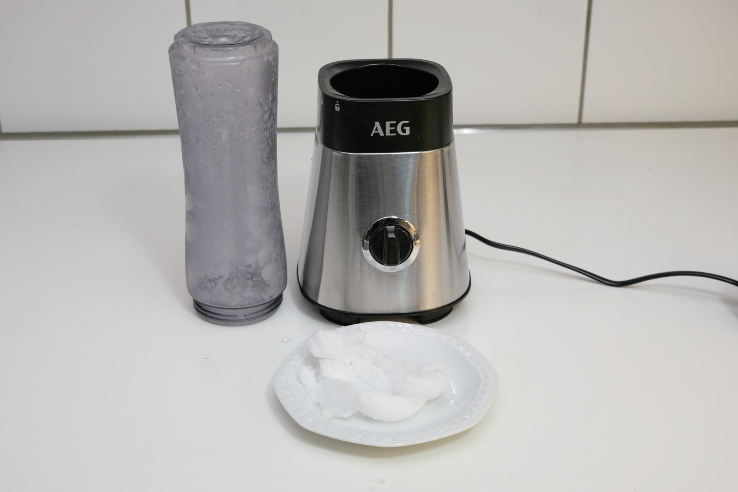 AEG Mixer macht Crushed Ice