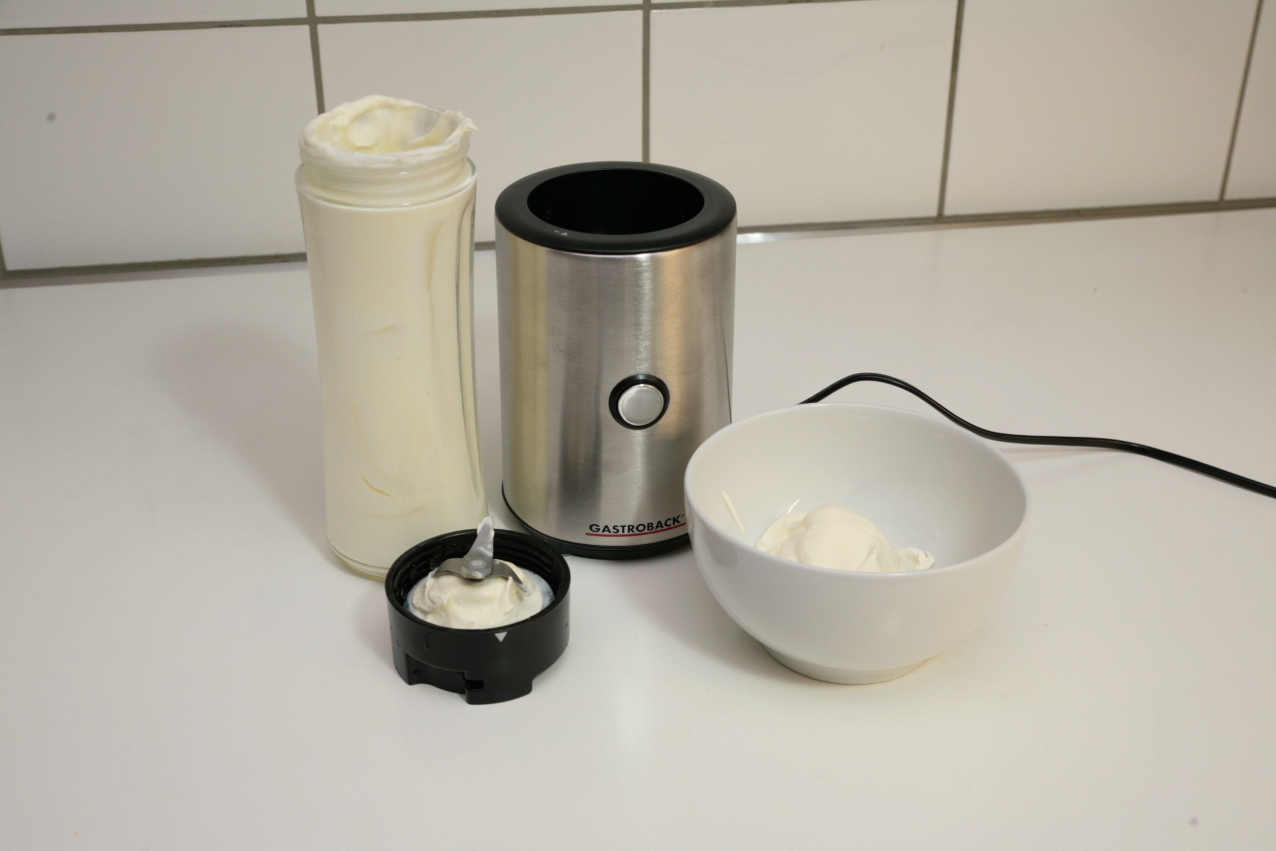 Gastroback Mixer macht Sahne