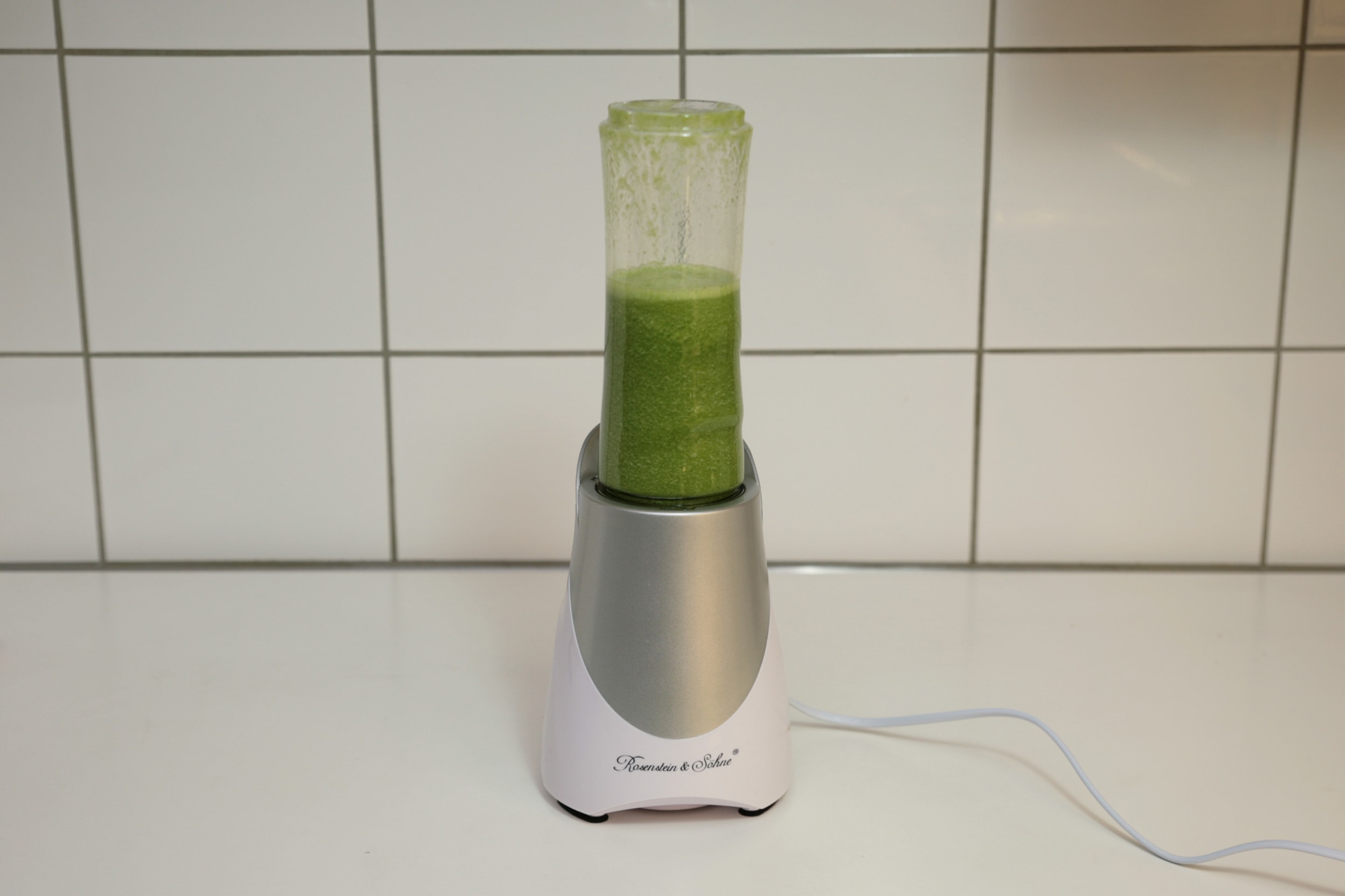 Rosenstein macht grünen Smoothie