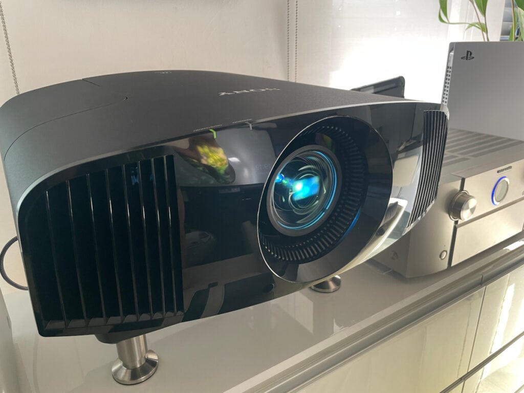 Sony Projektor mit Lampe