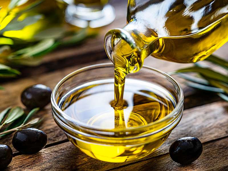 5 Olivenöle im Test: Das Beste kommt aus dem Supermarkt