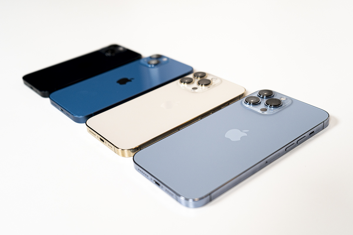 iPhone 13 die vier Modelle nebeneinander