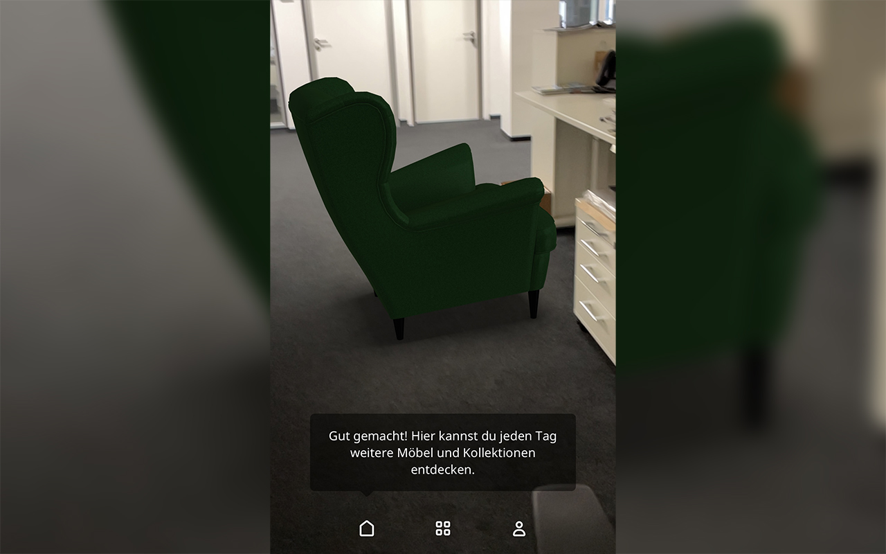 Ikea Place App Sofa vor Schreibtisch