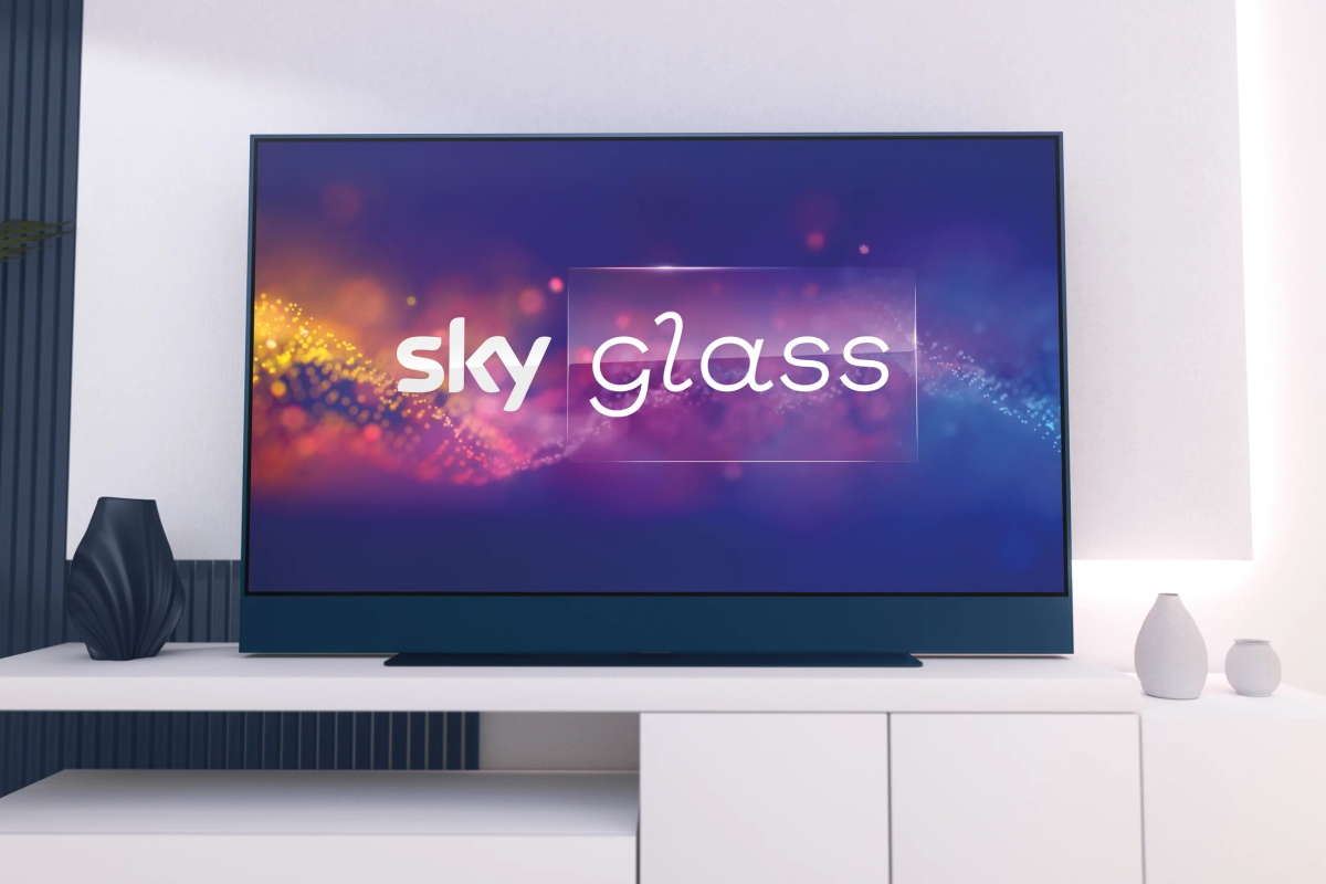 Sky Glass Fernseher an der Wand