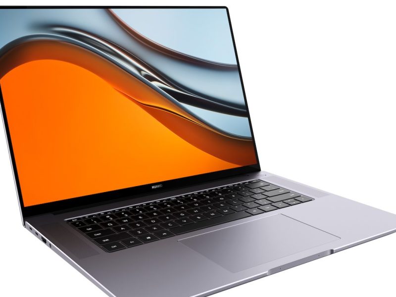 Das Huawei Matebook 16 von schräg vorne