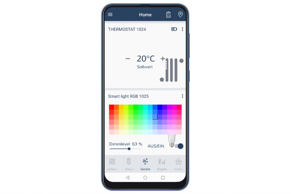 Smartphone zeigt App mit Farbverlauf auf weißem Hintergrund