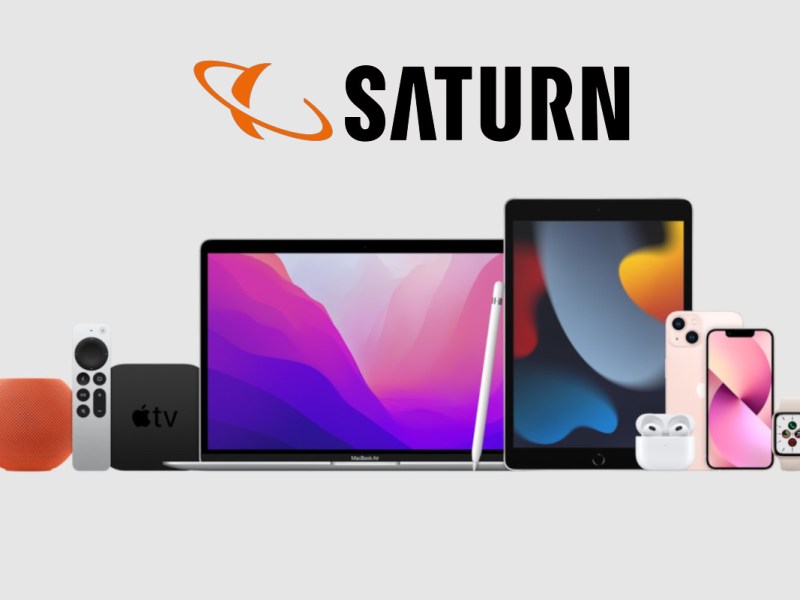 Verschiedene Apple Geräte in einer Reihe auf grauem Hintergrund mit Saturn-Logo darüber