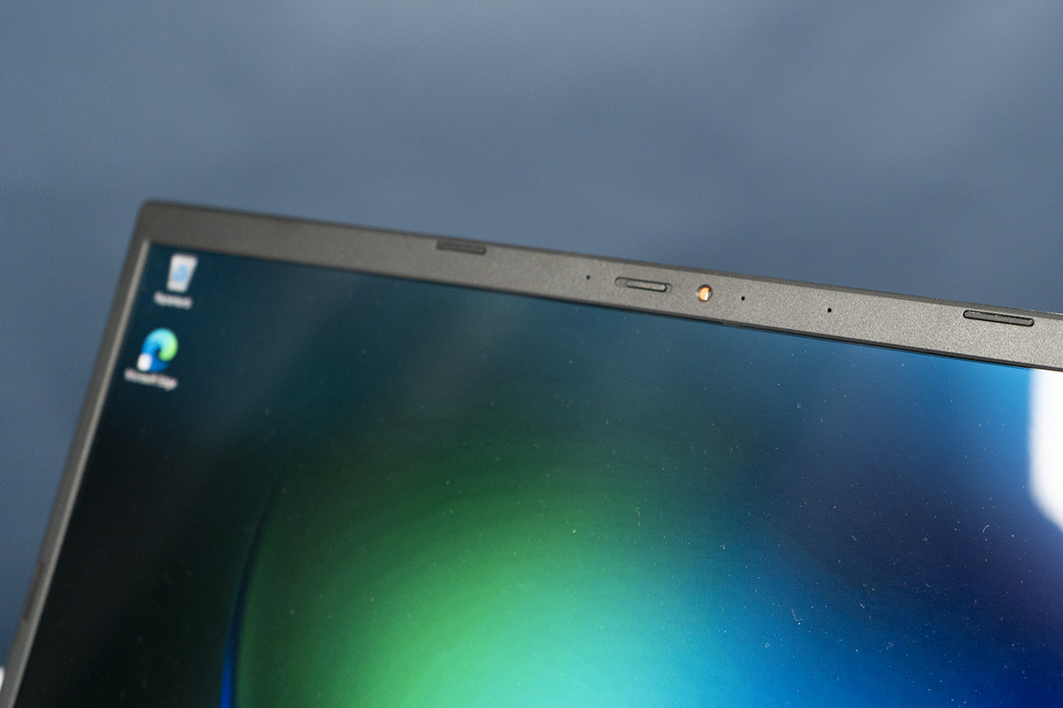 Asus Vivobook Pro 15 OLED Webcam Verdickung