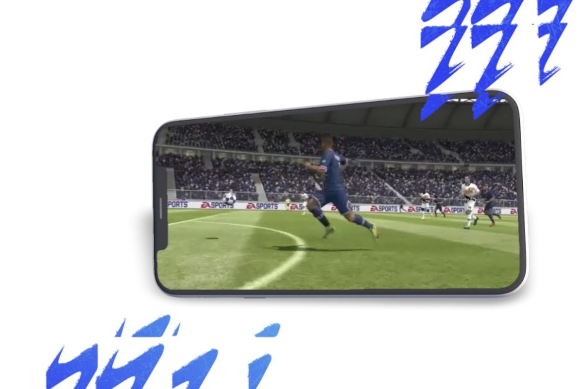 Ein Smartphone auf dem das Spiel Fifa Mobile läuft