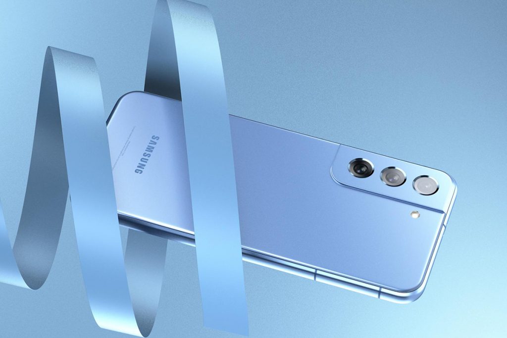 Samsung Galaxy S22-Smartphone in rücksitiger Ansicht