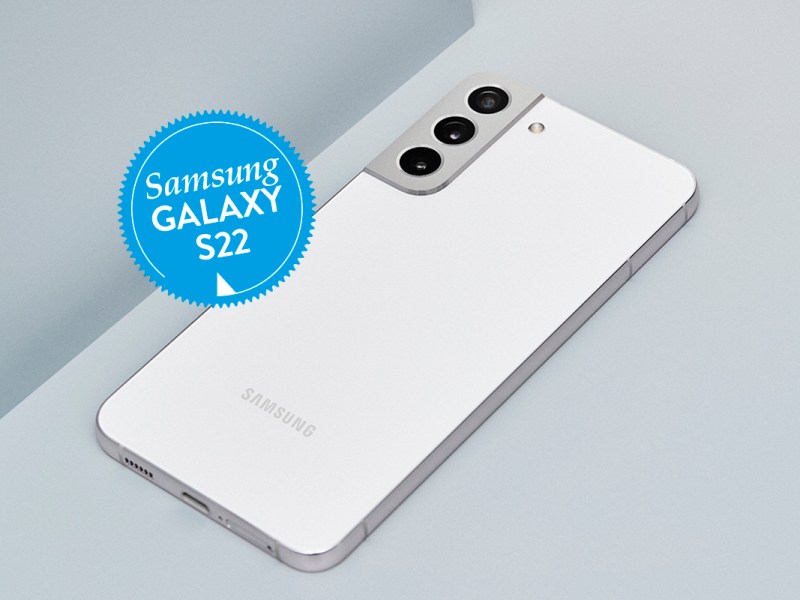 Samsung Galaxy S22 weiss liegend