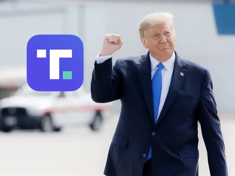 US Ex-Präsident Donald Trump, davo das Logo seiner neuen App.