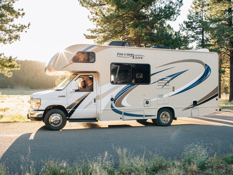 Sicher unterwegs mit Wohnmobil oder Caravan: Die besten Tipps für sorgenfreies Camping 