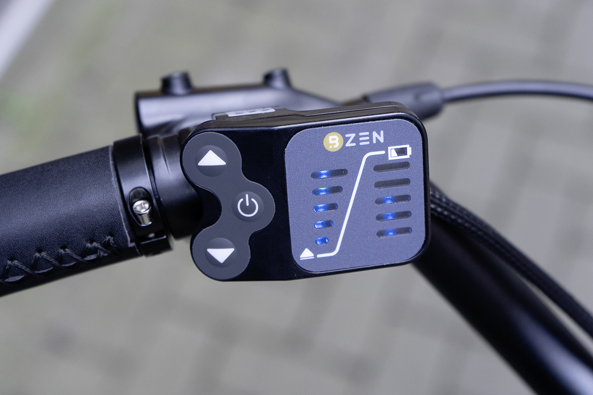 Detail Bedienmodul an Lenker vom Bzen E-Bike