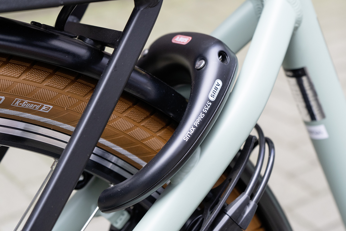 Detail integriertes Schloss am Hinterrad von Urban-E-Bike Swing Vario