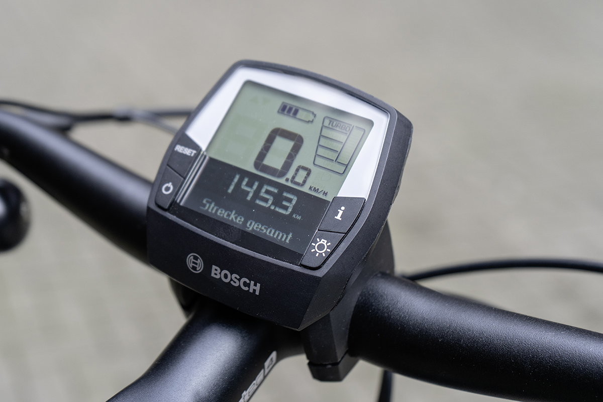 Display an Lenker von schwarzem E-Bike