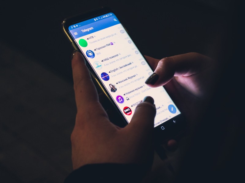 Handy mit Telegram
