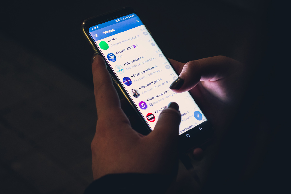 Handy mit Telegram