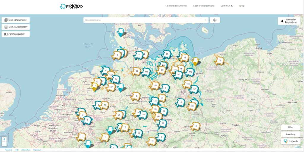 Screenshot von Fiskado grüne Karte von Deutschland mit türkis und orange Markierten Stellen um Angelkarte online auszusuchen