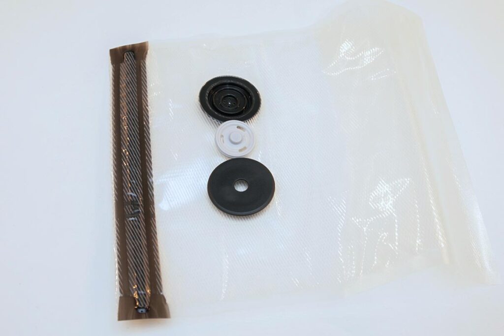 Leere durchsichtige Plastiktüte mit schwarzem Verschluss