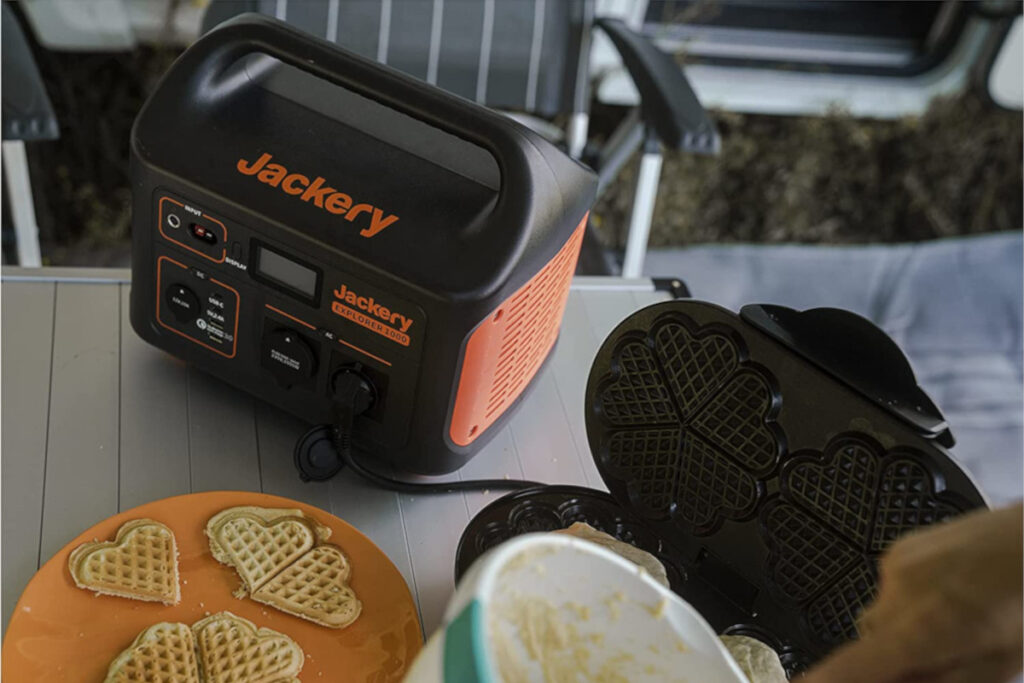 Jackery Powerstation und Waffeleisen