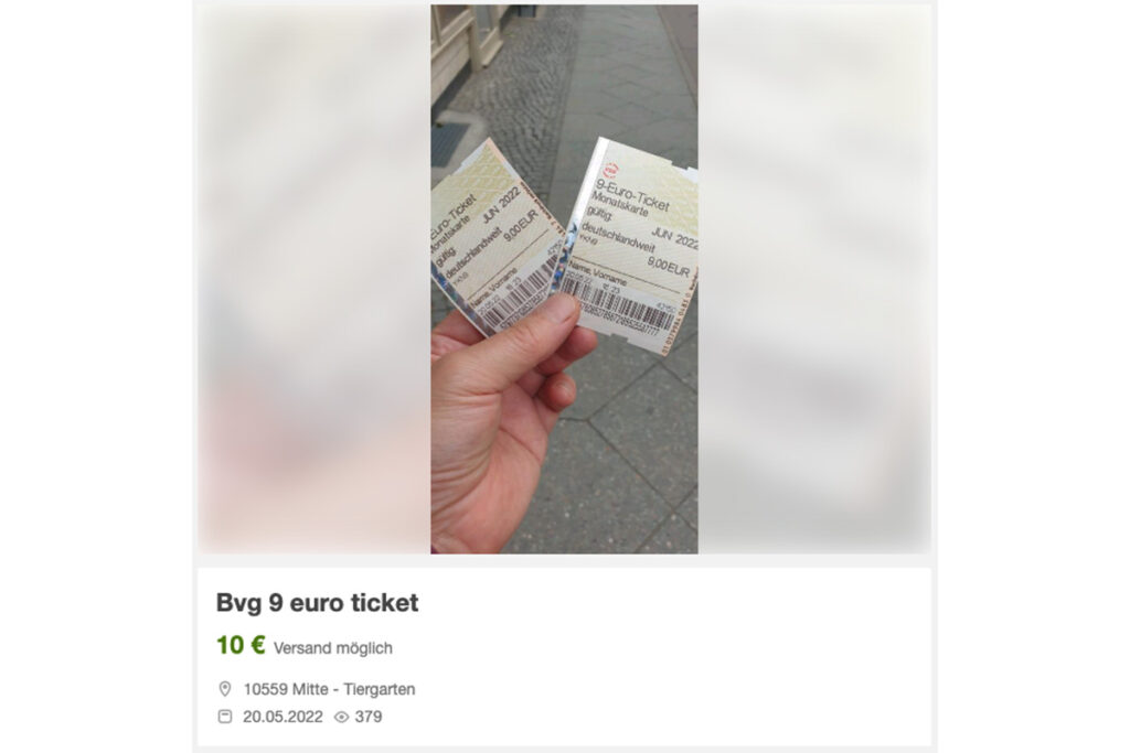 Two tickets are offered on the eBay classifieds platform for 10 euros.