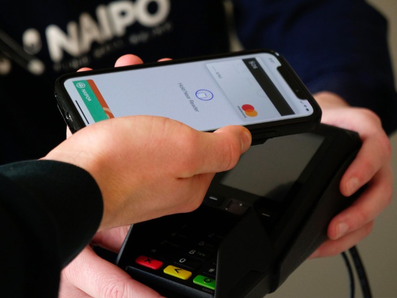 Mit Smartphone oder Smartwatch bezahlen: So geht‘s