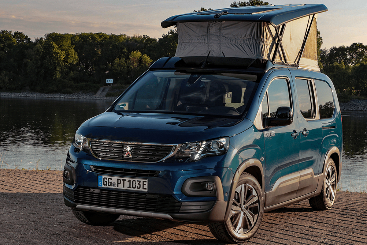 Campervan auf Basis des Elektroautos Peugeot E-Rifter mit Innenausstattung von der Firma Vanderer