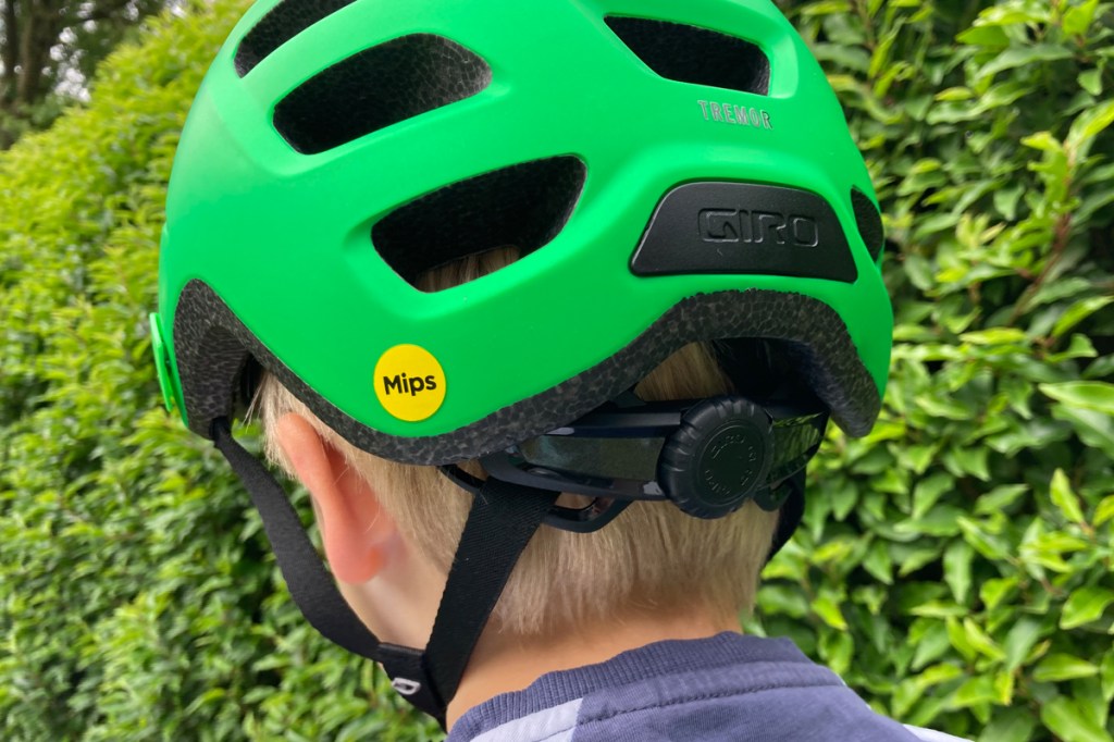 Kinderfahrradhelm Giro Tremor Child Mips, Detailansicht Heck