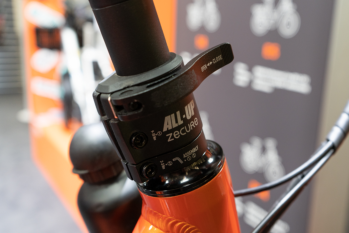 i:SY S10 Adventure Detailansicht des Schnllspanners um den Lenker des kompakten E-Bikes in der Höhe anzupassen.