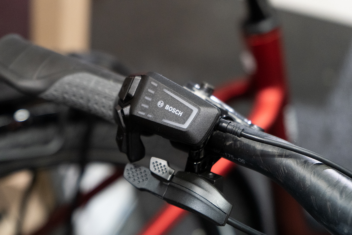 Tern NBD Komtak-E-Bike Detailansicht des Bedienmoduls am Lenker für den E-Motor