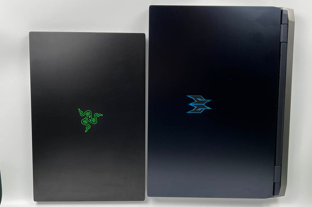 Vergleich kleines Notebook von Razer und großes Notebook von Acer