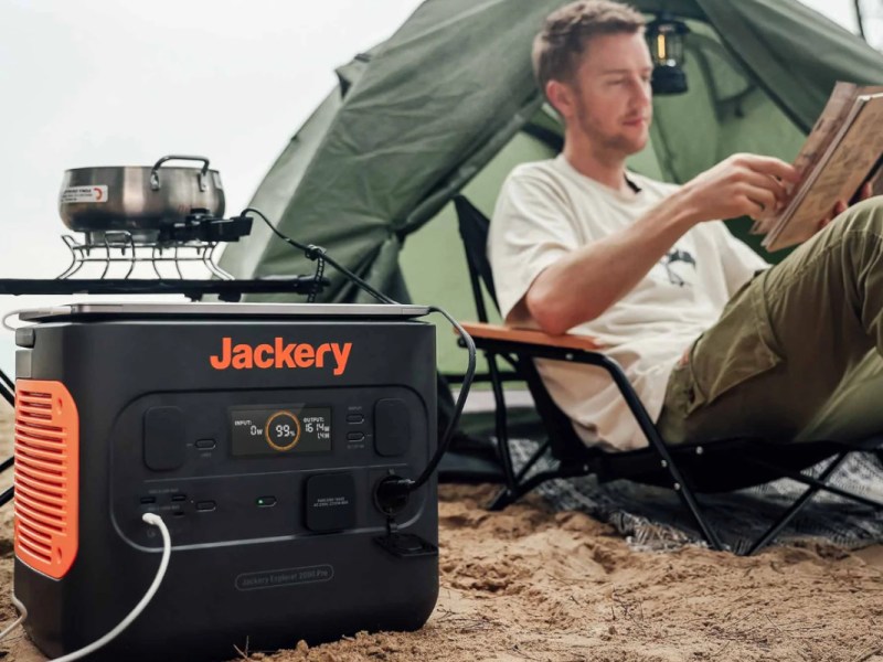 Jackery Explorer 2000 Pro beim Camping