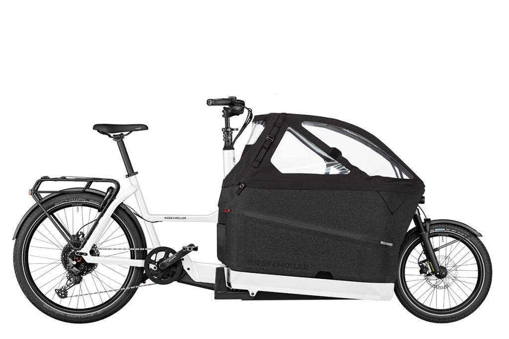 E-Lastenrad Packstar 70 von Riese & Müller in Seitenansicht vor weißem Hintergrund
