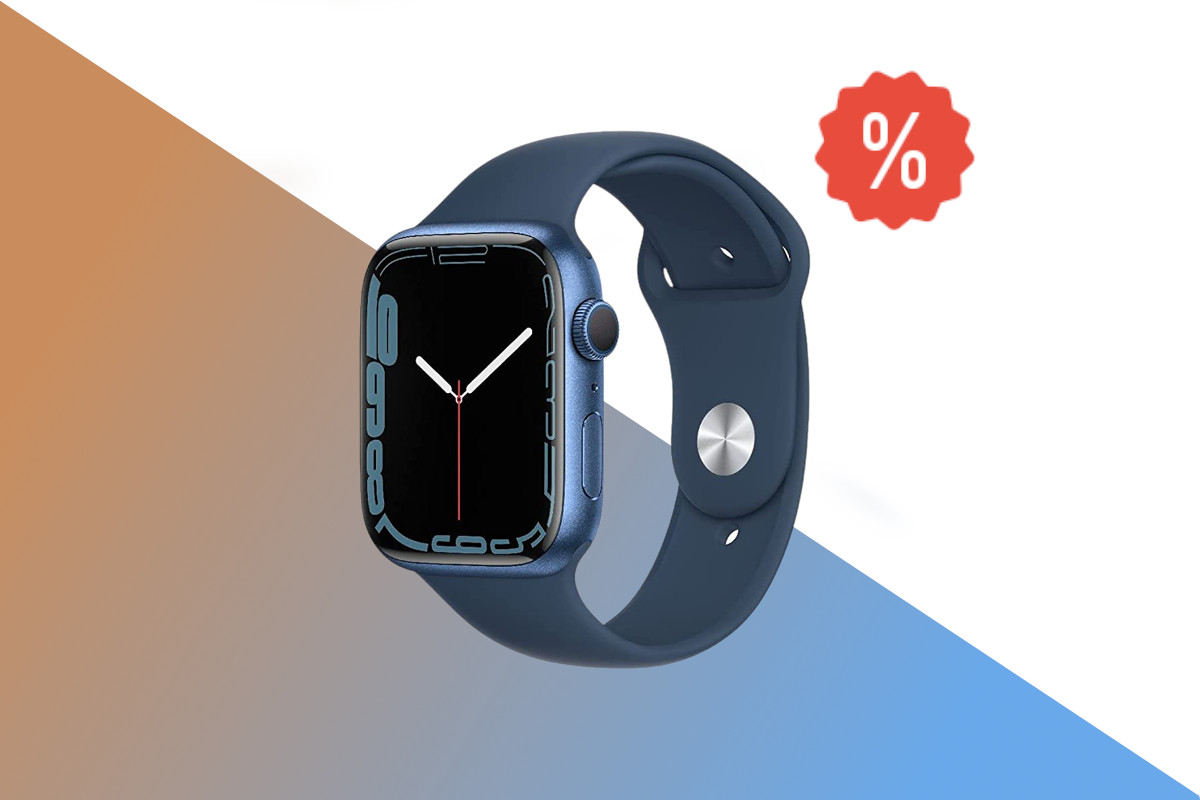 Apple Watch schräg von vorne in Blau auf weißem Hintergrund mit blau orangenem Farbverlauf und rotem Prozentzeichen rechts oben