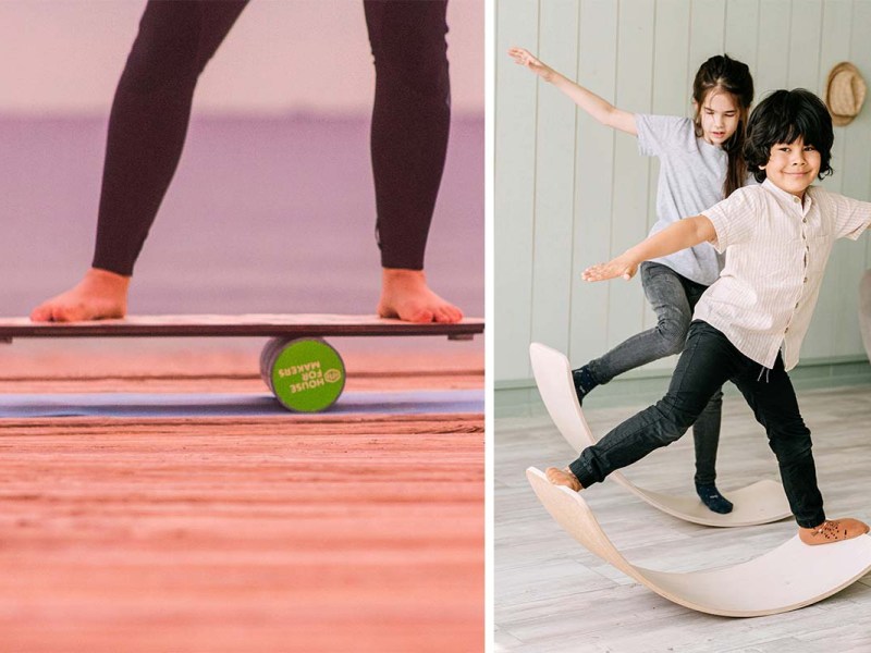 zweigeteiltes Bild, links Balance Board nah mit Füße, rechts totales Bild mit zwei Kindern, die jeweils auf einem Board stehen