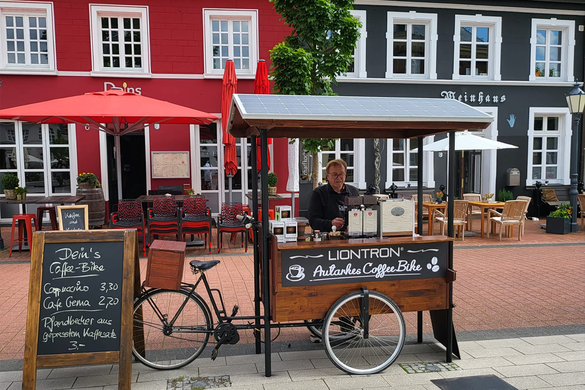 Autarkes und nachhaltiges Coffee-Bike mit Solarpaneelen