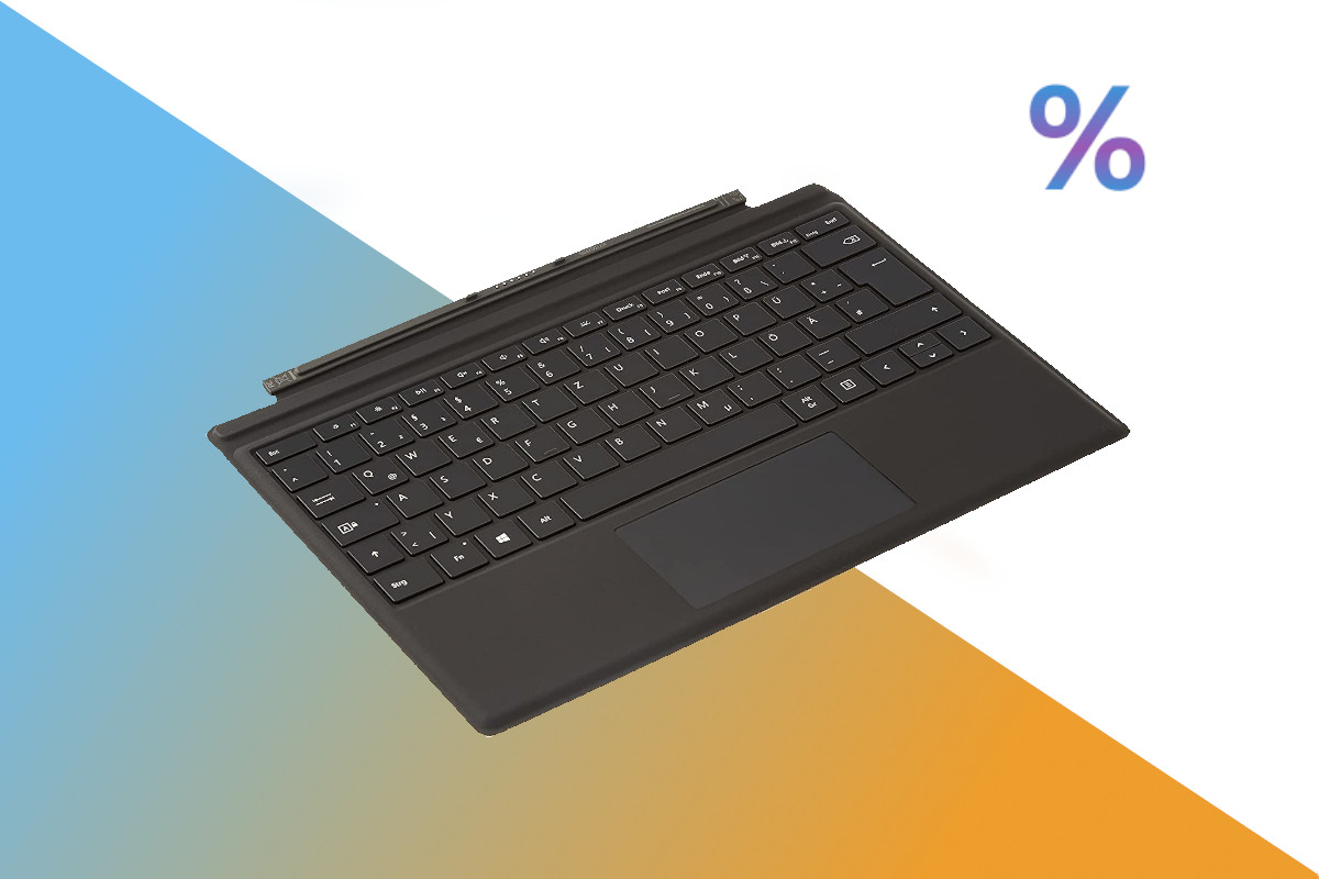 Schwarzer Surface-Tastatur schräg von oben auf weiße, Hintergrund mit blau orangenem Farbverlauf