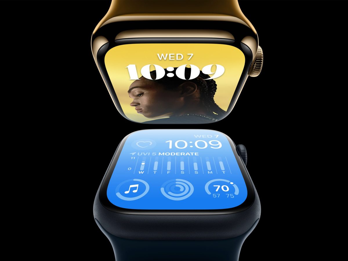 Die Apple Watch 8 vor schwarzem Hintergrund.