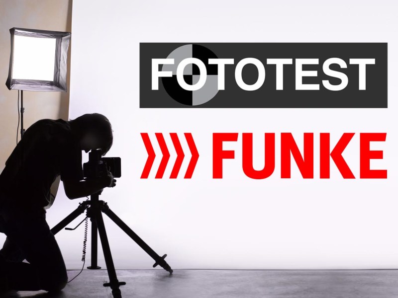 Fotostudio mit Logo von Fototest und Funke auf Hintergrund