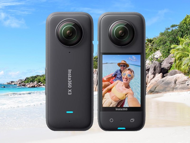 Insta360 X3 Actionkamera vor Strand und Wasser