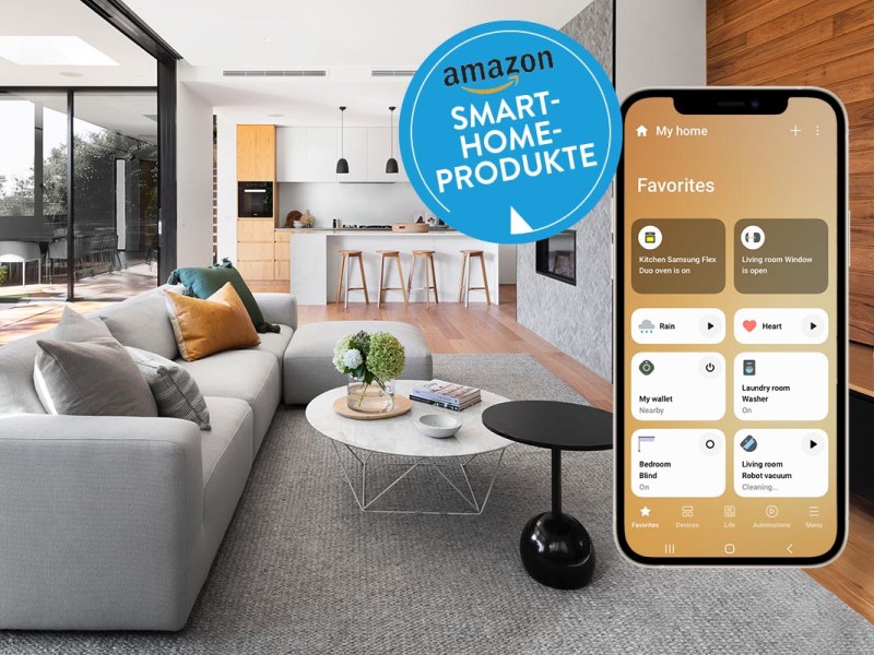 Smartphone vor einem Wohnzimmer mit offener Küche.