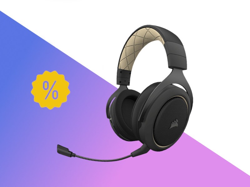 Schwarzes Corsair-Headset schräg von der Seite mit cremefarbenen Bügel auf weißem Hintergrund mit blau lila Farbverlauf unten und gelben Prozentzeichen links