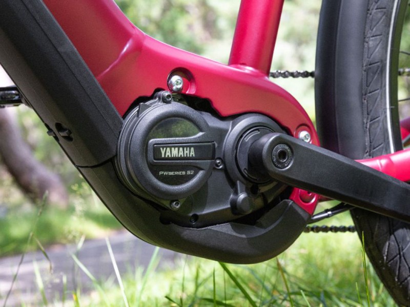 Detailansicht E-Bike-Mittelmotor der Baureihe PW S2 von Yamaha in einem E-Bike eingebaut.