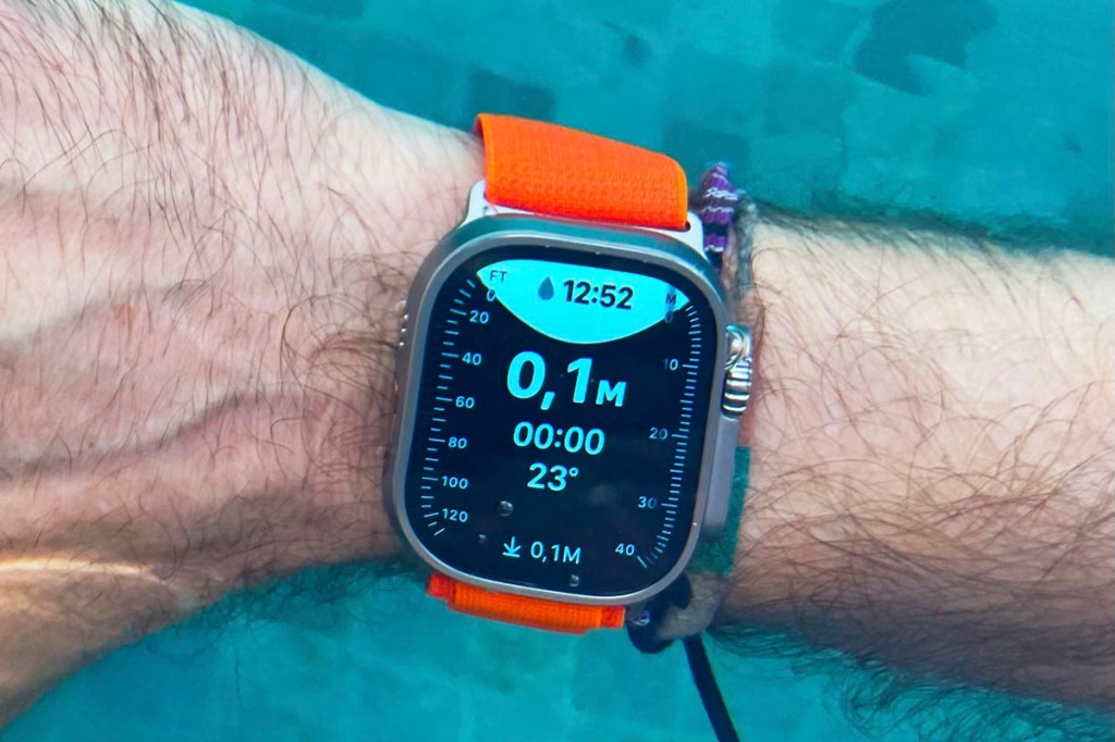 Apple Watch Ultra im Wasser