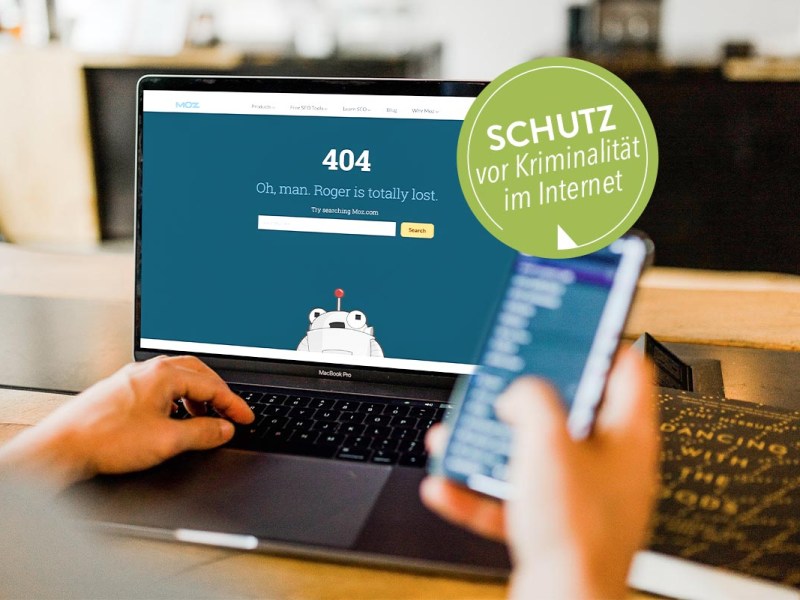 Laptop mit 404 Error Anzeige auf dem Bildschirm