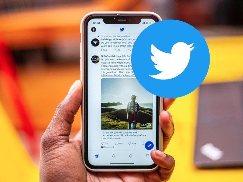 Smartphone, auf dem Twitter geöffnet ist