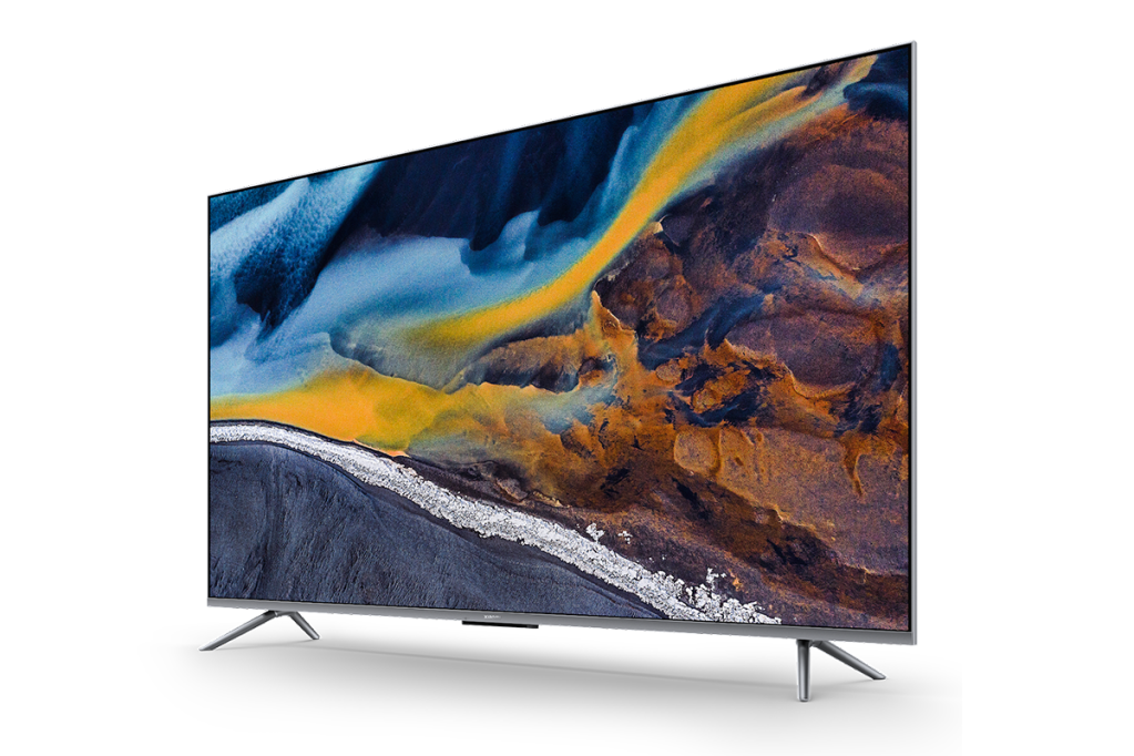 Der Xiaomi TV Q2 aus einem seitlichen Winkel fotografiert.