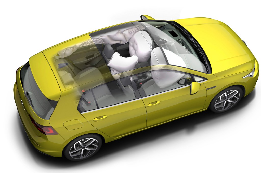 Volkswagen Golf Modell mit Center-Airbag